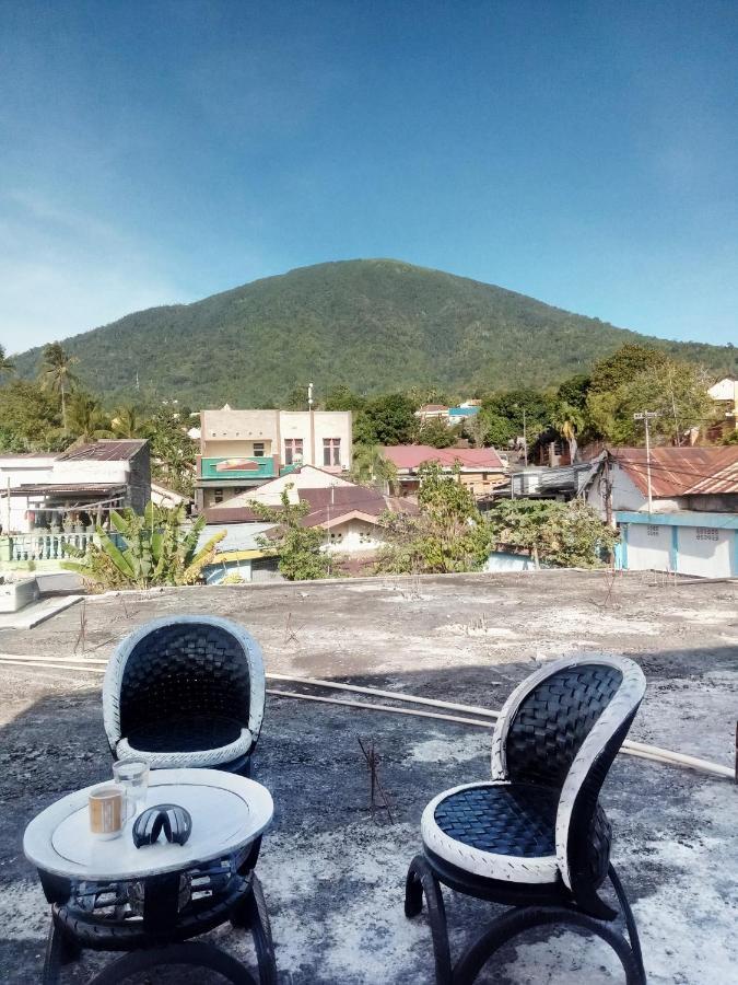 Kurnia Homestay Тернате Екстер'єр фото