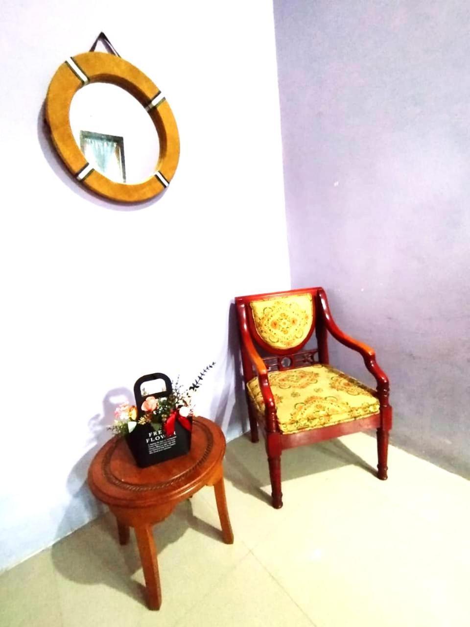 Kurnia Homestay Тернате Екстер'єр фото
